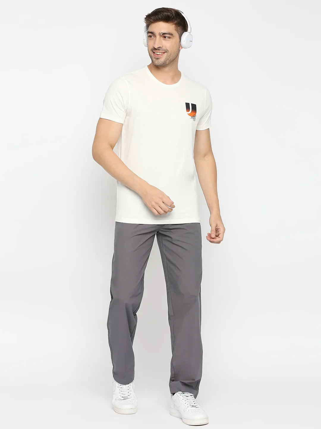 Men Premium Ecru Cotton Round Neck Plain Tshirt- Underjeans By Spykar