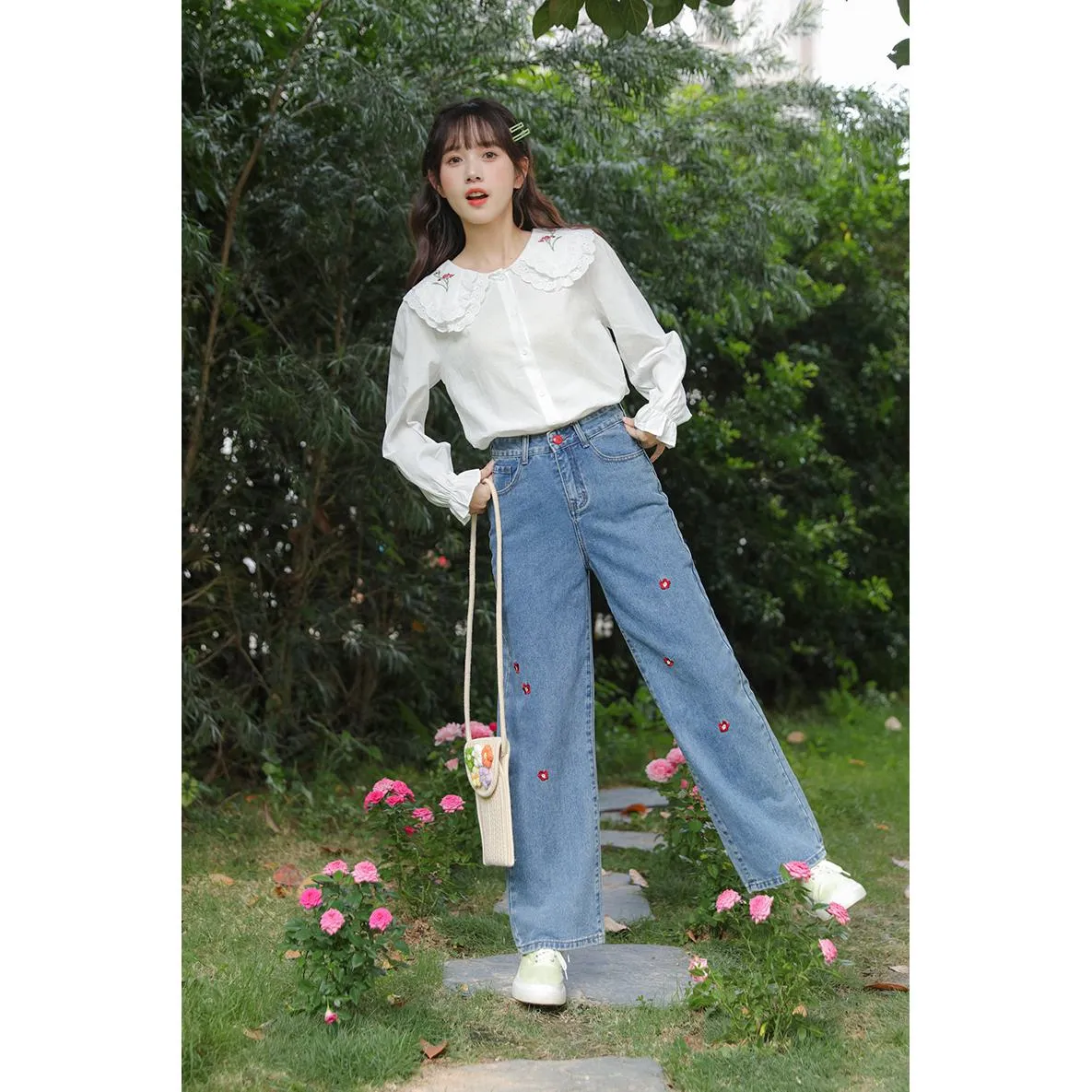 Straight Leg Embroidery Loose-Fit Jeans