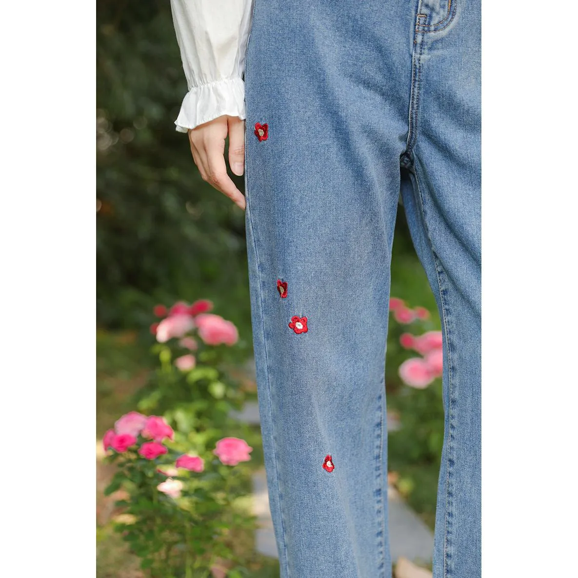 Straight Leg Embroidery Loose-Fit Jeans