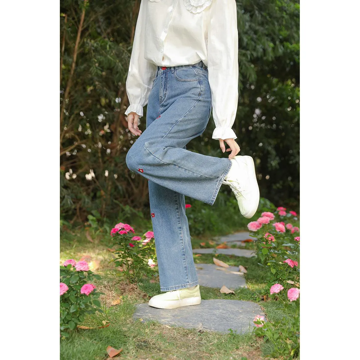 Straight Leg Embroidery Loose-Fit Jeans